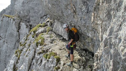 Weiter geht's - hier schon um den ersten Turm herum