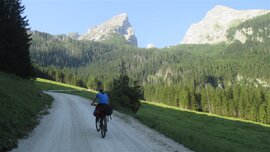 Zuerst radeln zur Kühroint - das Ziel ist schon in Sicht