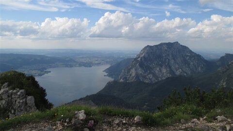 Blick auf Traunsee, Gmunden und Traunstein...