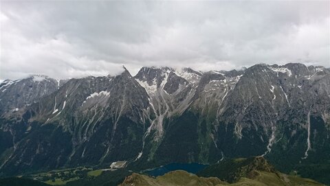 Hochgall in Wolken