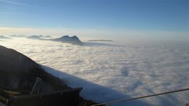 Ausblick am Spätnachmittag - Nebel im Tal