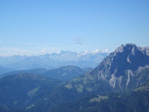 Glockner, Wiesbachhorn und Mandlwand leuchten herüber