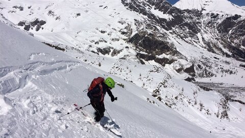 Noch Weiß bis ins Tal