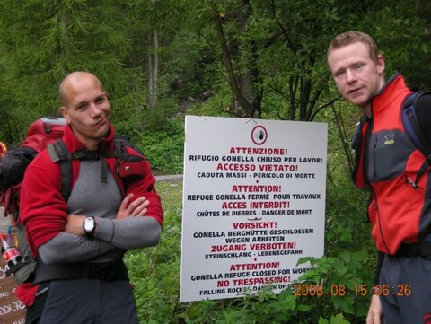 Der Weg zur Hütte war wegen der gefährlichen Steinschlangen ( :-D ) geschlossen