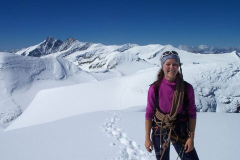 Der erste Gipfel - Klockerin, hinten der Glockner