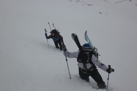 Weiter oben, wieder im steilen - Der Neuschnee hätte uns zu denken geben müssen!