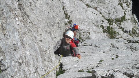 Super Theresa, den Helm wieder richtig auf