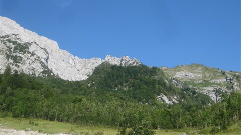 Suchbild: Finde die Jagdhütte