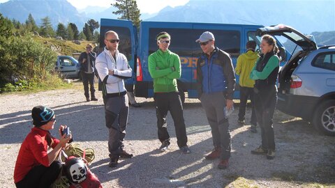 Los geht's beim Parkplatz 'da Strobel'