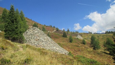 Seltsame Lawinenverbauung