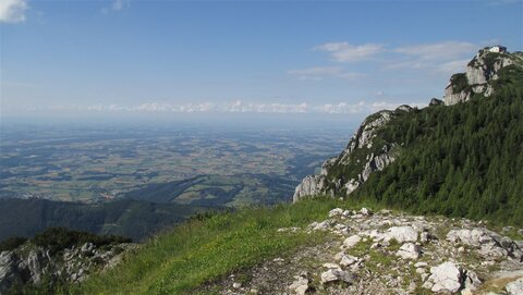... und Blick ins Flache - auch die Gmundener Hütte ist zu sehen