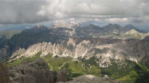 Wilde Dolomiten - vorne die Cirspitzen