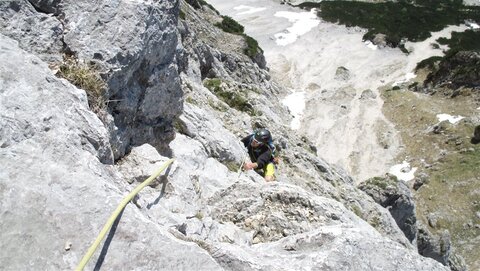 In der ersten Seillänge gleich eine Schlüsselstelle