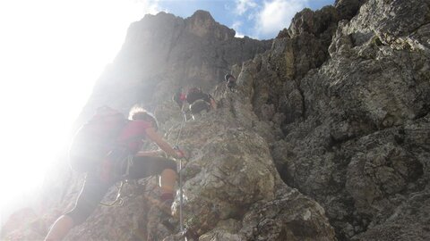 Da geht der eigentlich Klettersteig los - voller Leute