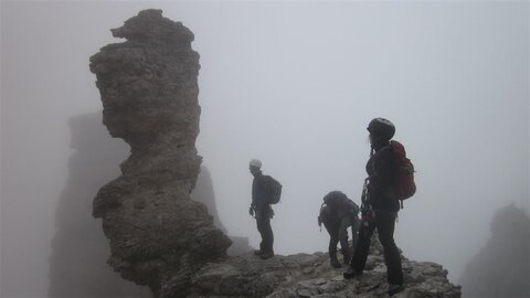 Weiter gehts, vorbei an bizarren Türmen