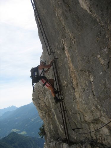 Überhängende Leitern zum abklettern - cool!