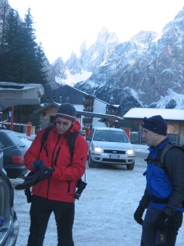 Start bei -14 Grad - Saukalt (Zwölferkofel im Hintergrund)